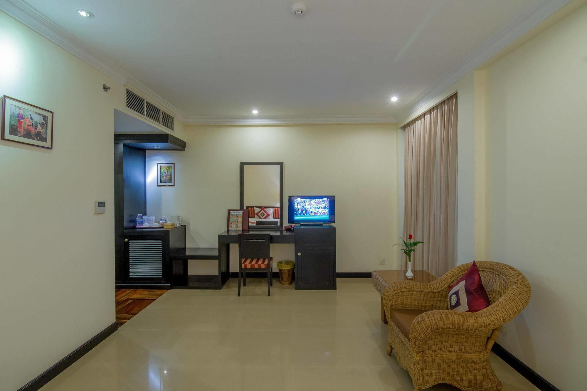 Angkor Riviera Hotel Siem Reap Exterior photo