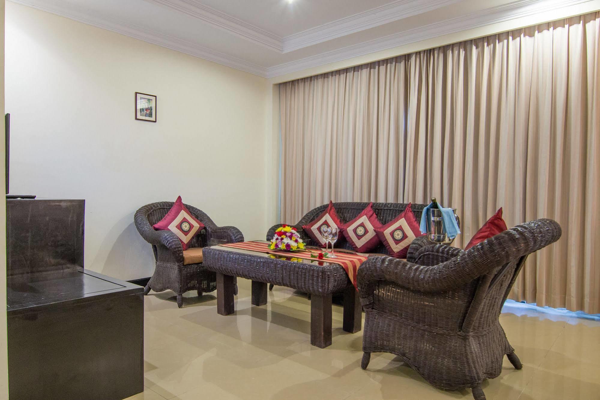 Angkor Riviera Hotel Siem Reap Exterior photo